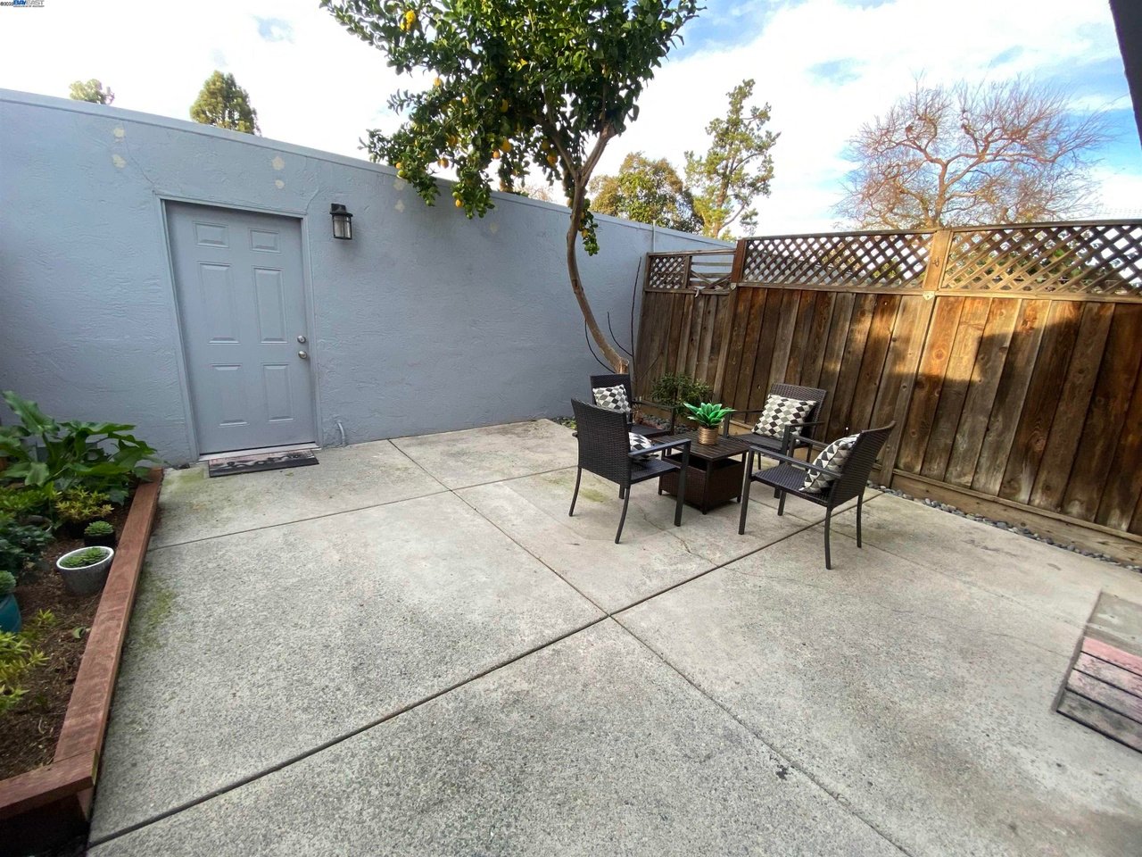 482 Tanfield Ln