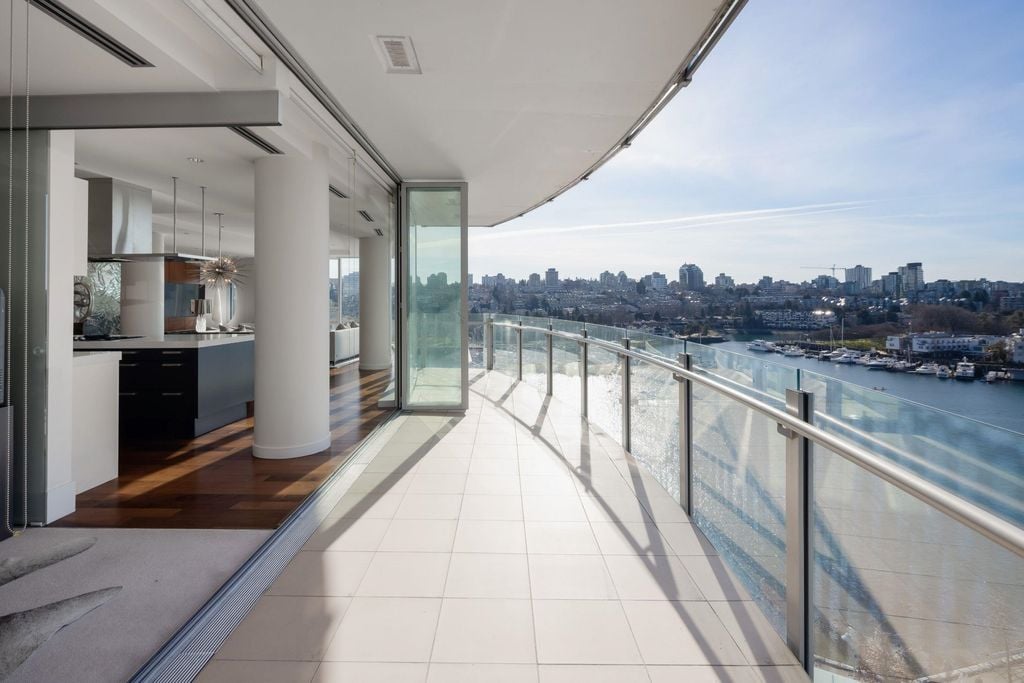 1560 Homer Mews, #1101