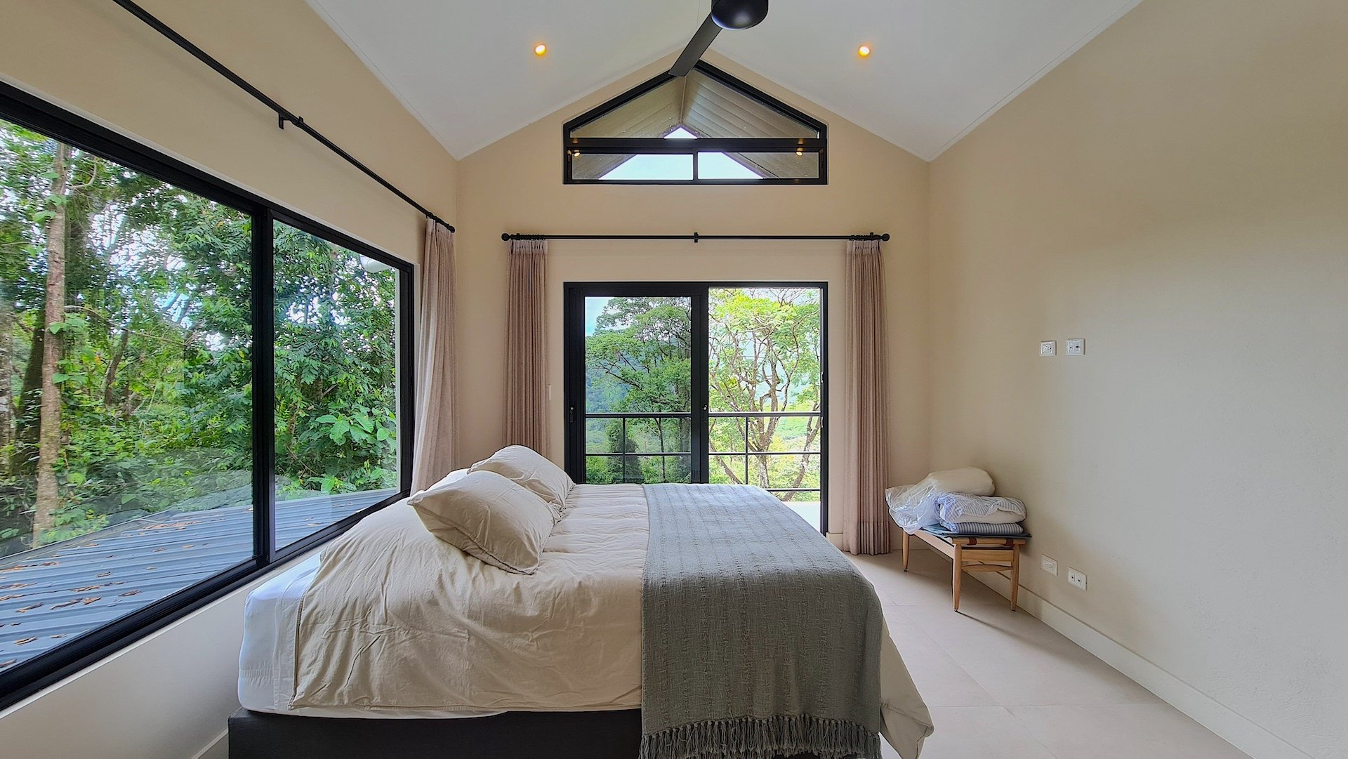 4 Bedroom luxury ocean view home in a Gated Cummunity