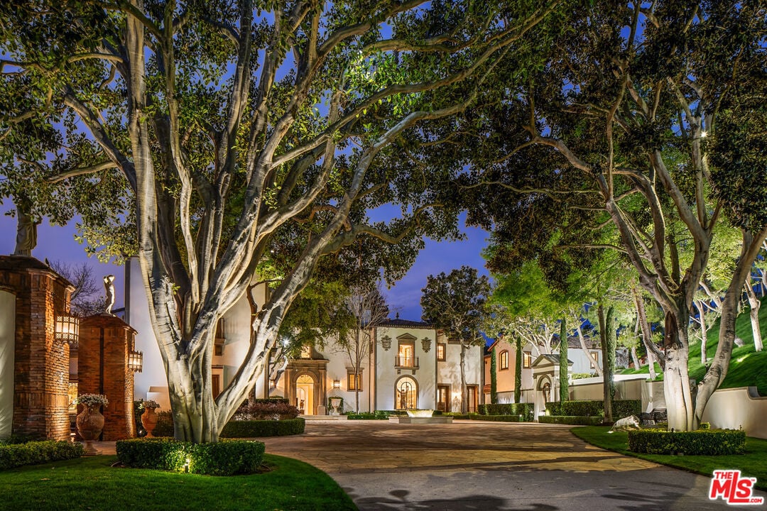 30 Beverly Park