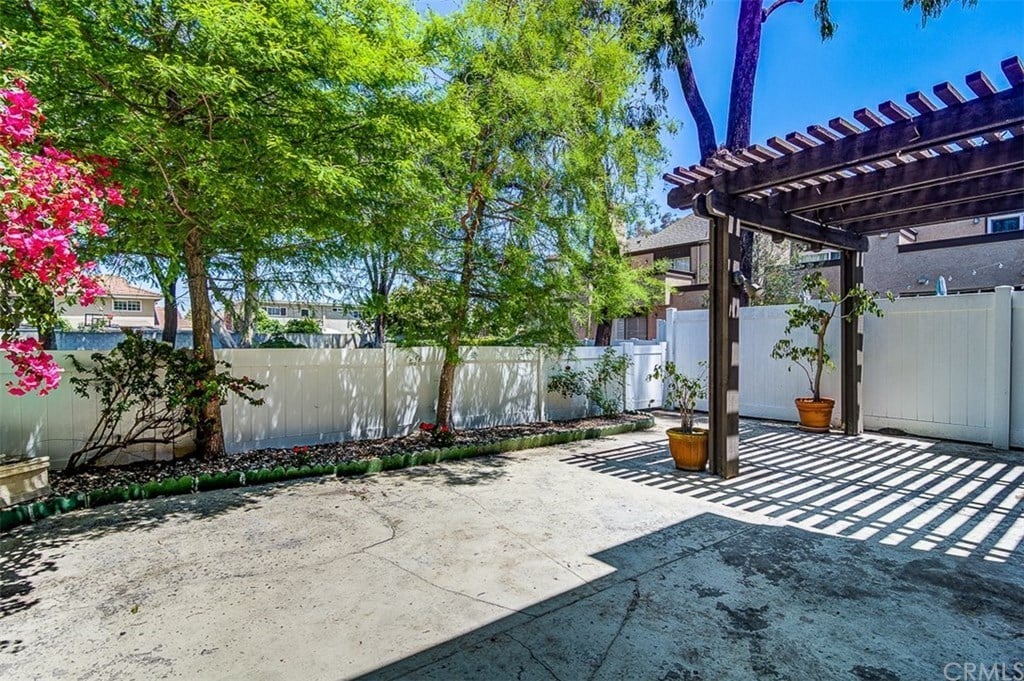 925 Van Ness Ct