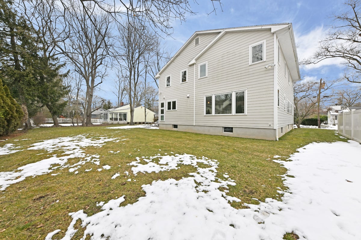 23 Spruce Pl