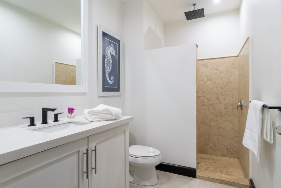 18 Calle La Ronda | Remodeled 4-Bedroom Home with Studio Apartment Just Steps from Playa Danta in Las Catalinas