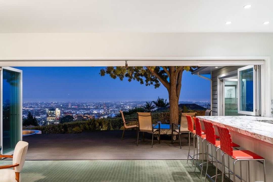 Sierra Mar Dr, 90069