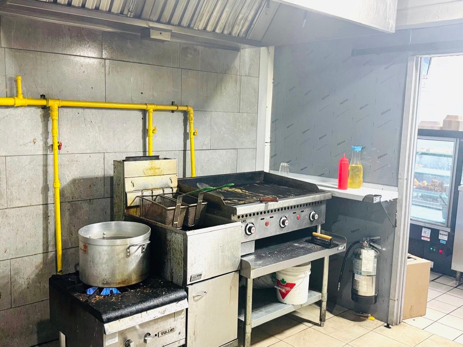 433 Simcoe Street Unit: 3