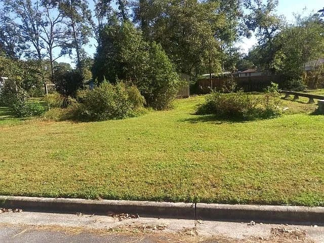 140 Camelia Ave