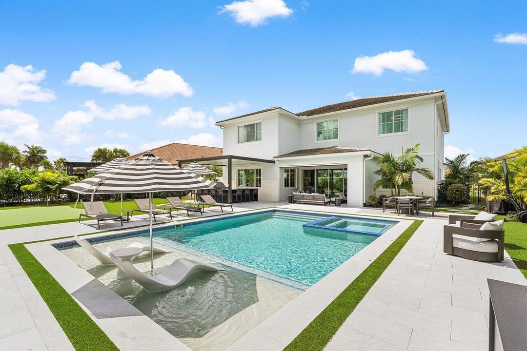 12156 Waterstone Cir
