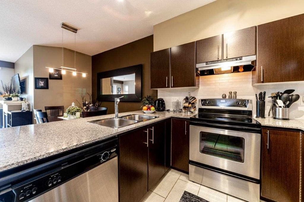 1633 Mackay Ave, #109