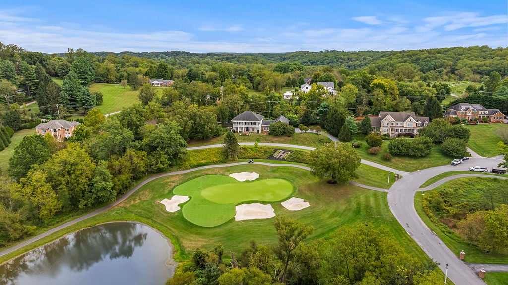 Stunning Hayfields Manor Home