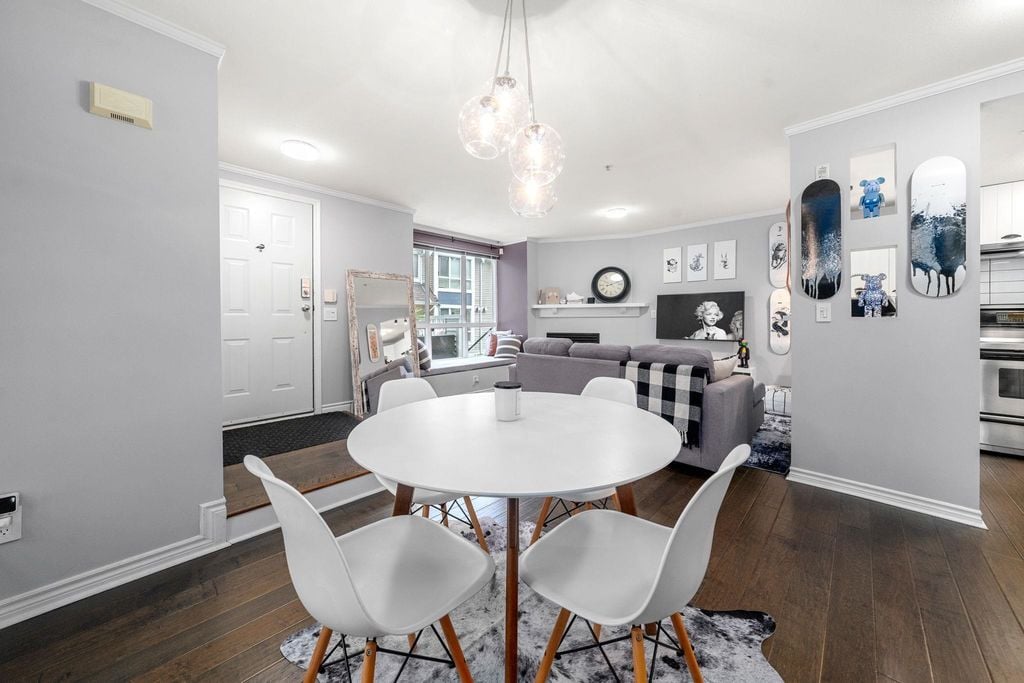 995 Lynn Valley Rd, #3