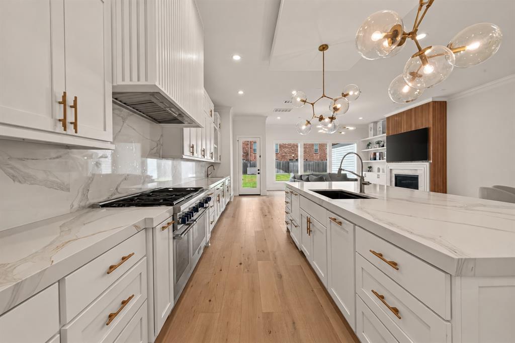 1501 Jacquelyn Drive 