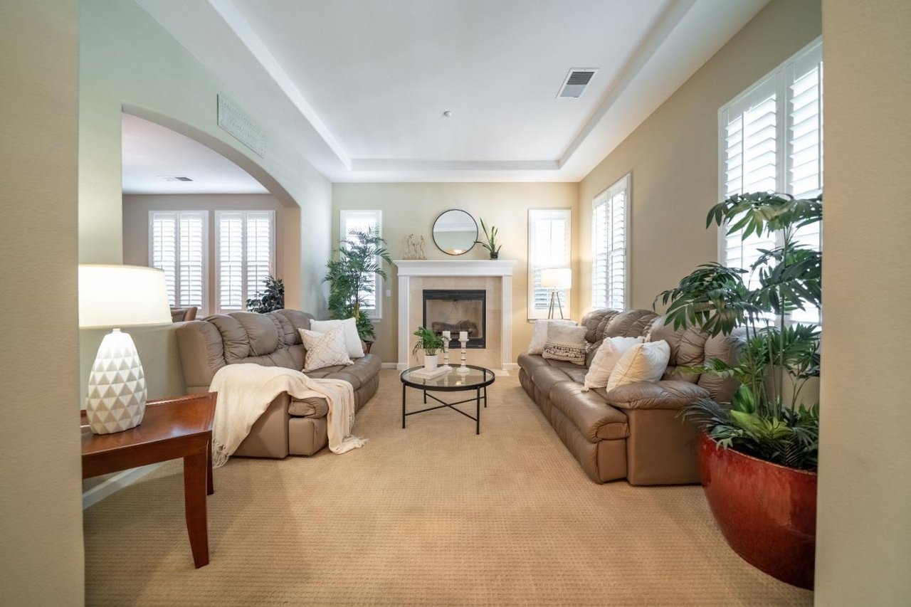 19 Deerfield Dr