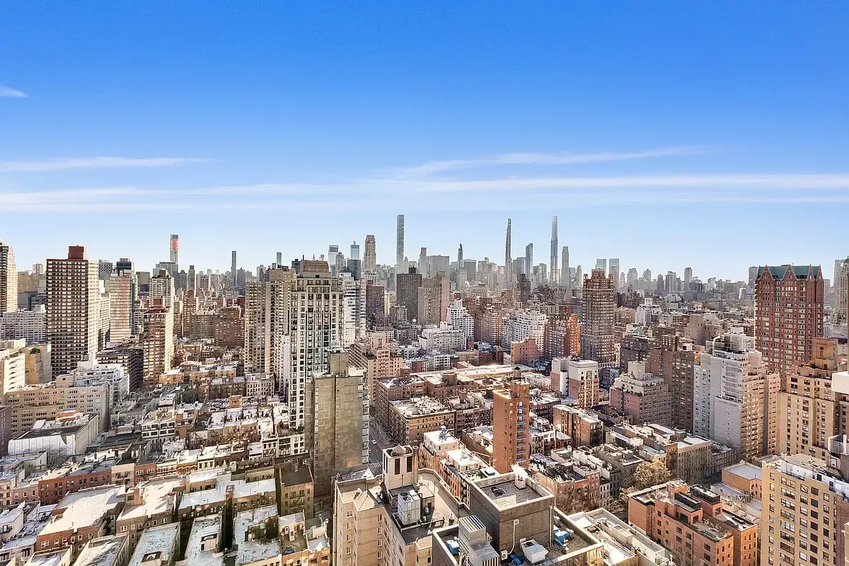 301 East 79th Street Unit: PHM