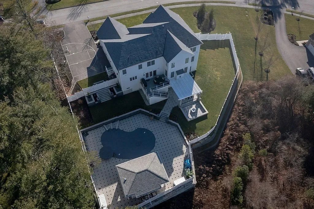 5 Shady Ln