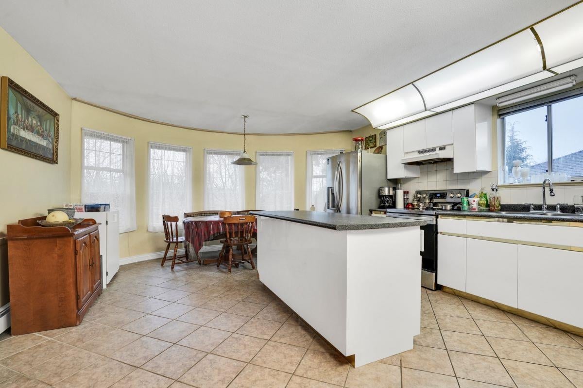 7562 Cariboo Road Rd, Burnaby