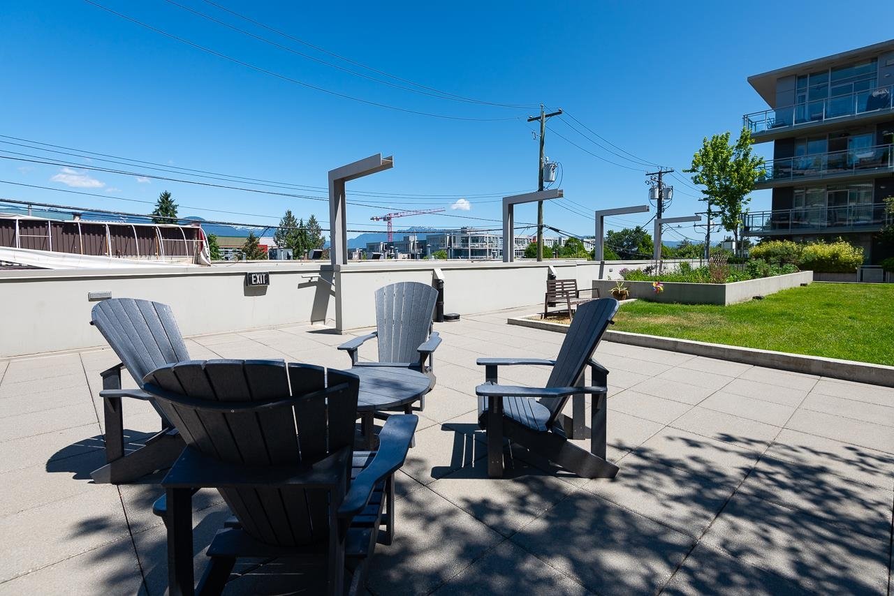 309-289 E 6th Ave
