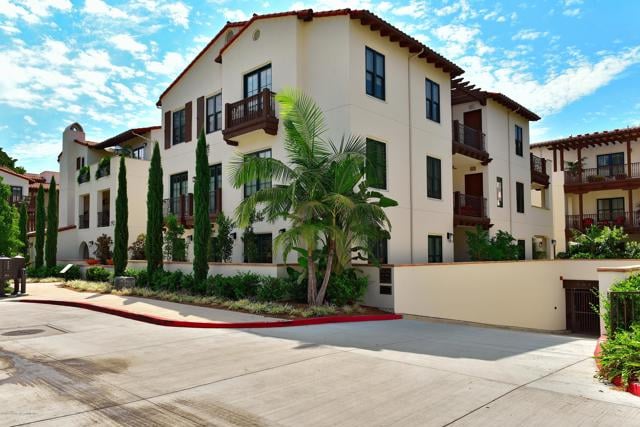196 S Orange Grove Blvd #203