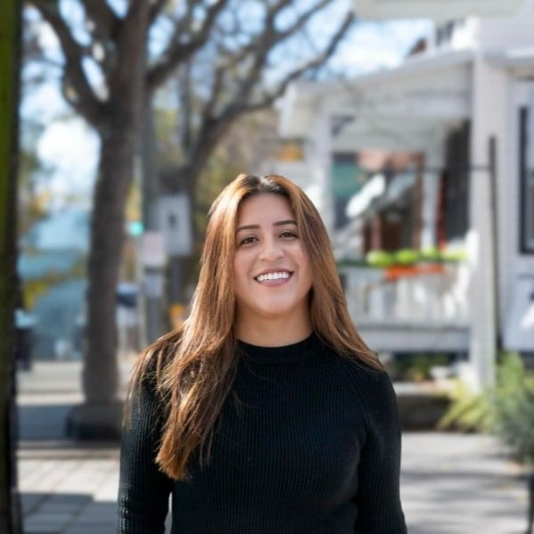 Biky Pizarro Cutchogue, NY Real Estate Agent Headshot
