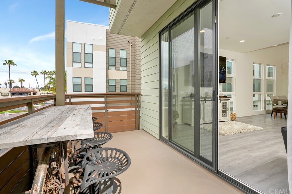 1687 Monarch 17 West