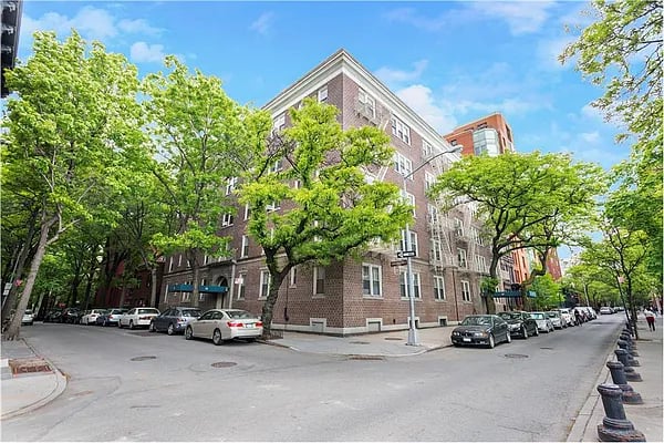 81 Columbia Heights #35