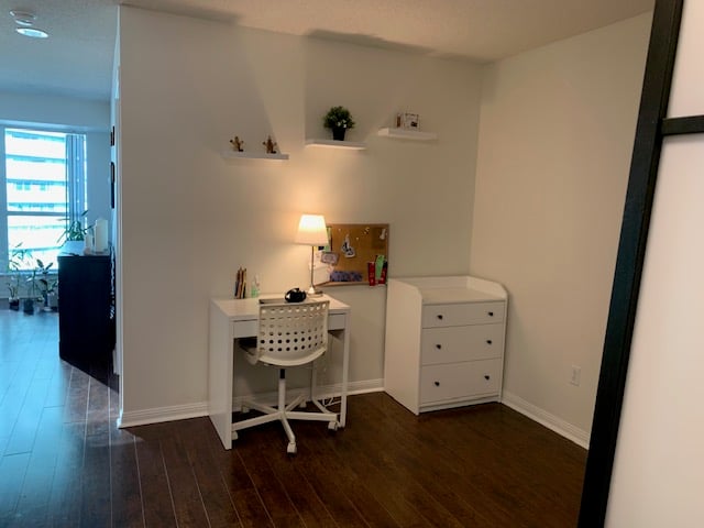 23 Lorraine Drive E 817, Toronto, ON 