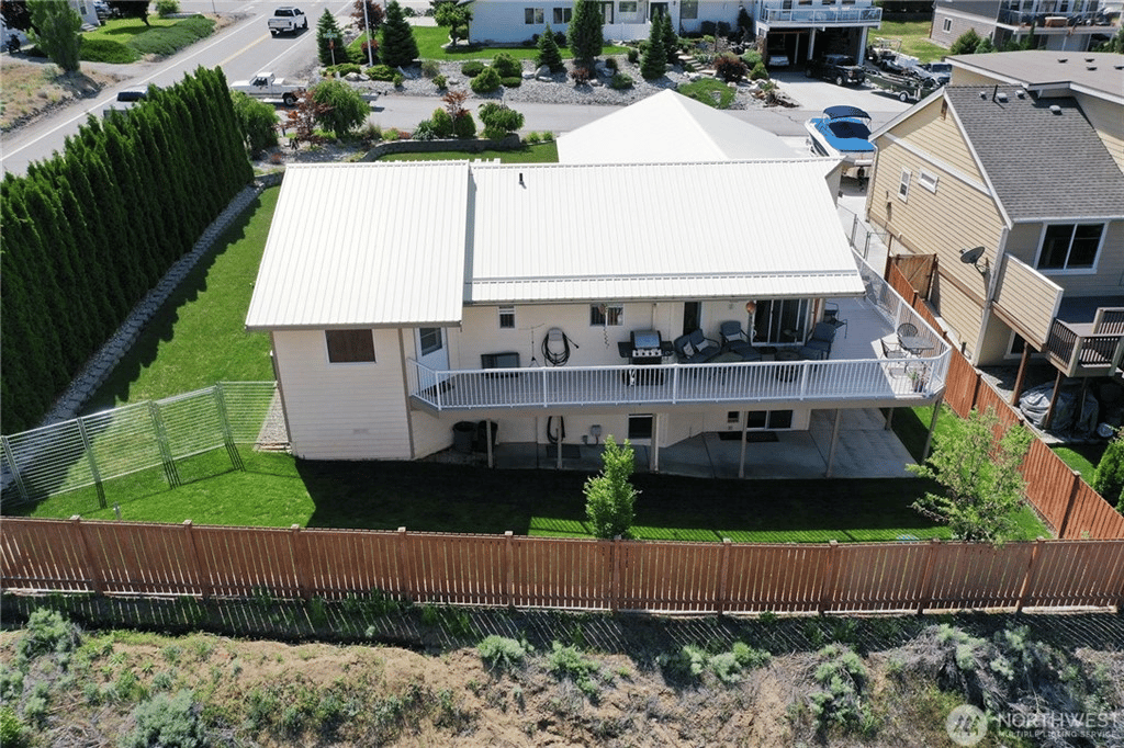 101 W Emerson Dr