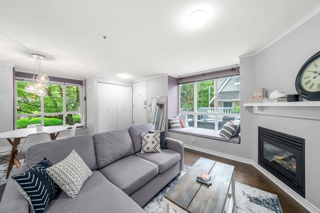 995 Lynn Valley Rd, #3