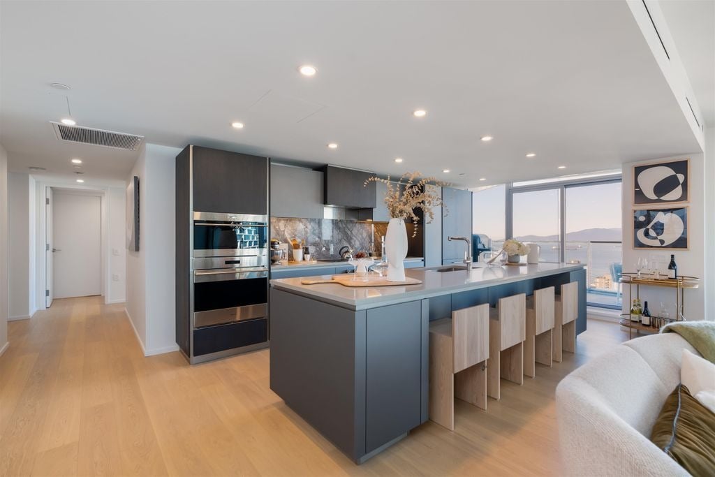 889 Pacific St, #3003