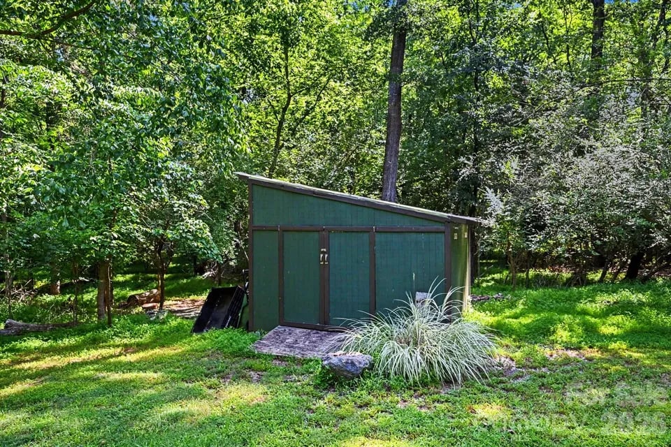 10006 Stoneleigh Lane