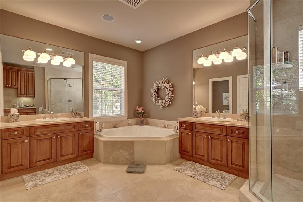 808 N Rio Vista Blvd