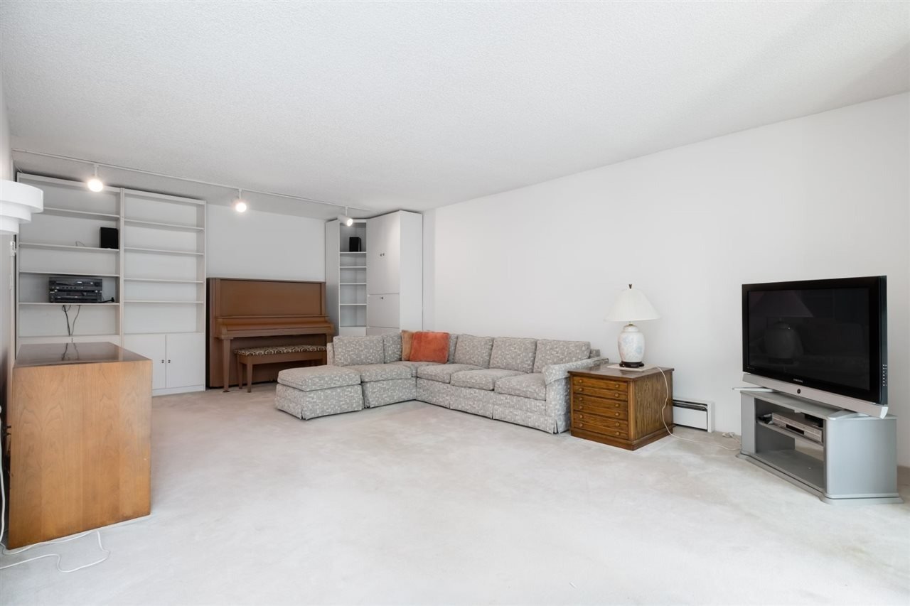 4101 Yew St, #307