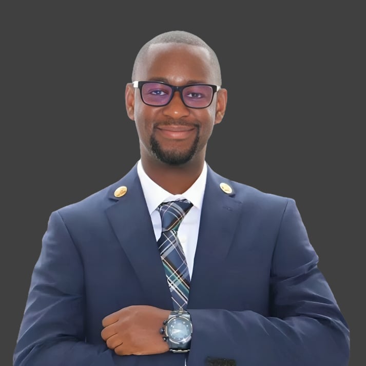 Ibrahim Kallon Fairfax, VA Real Estate Agent Headshot