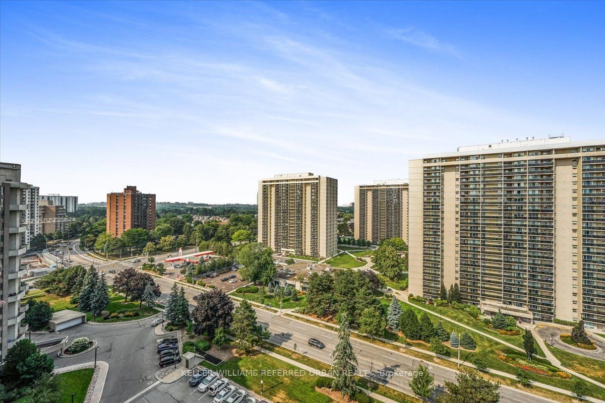 FAMILY LIVING PENTHOUSE