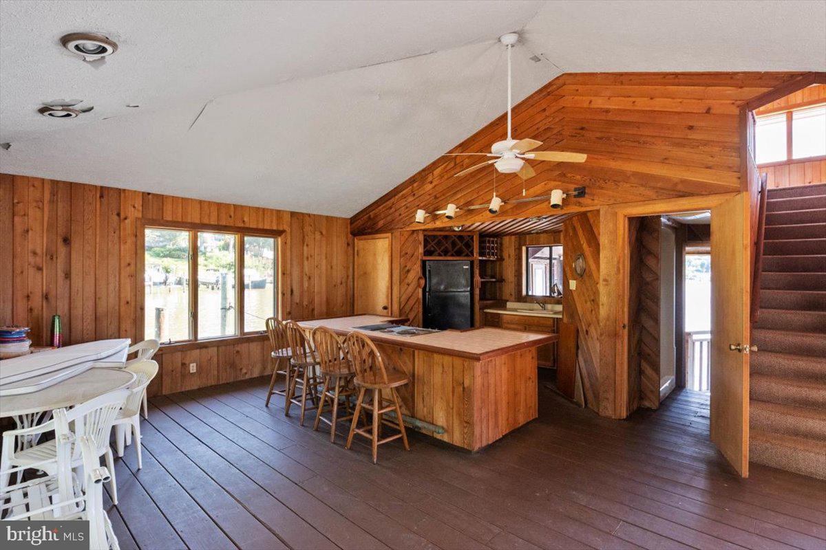 88 E Lake Dr