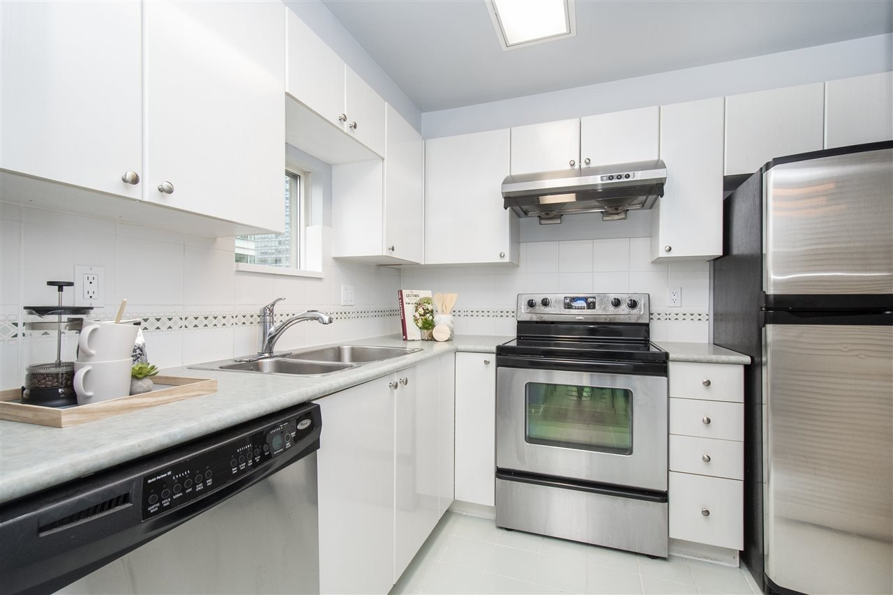 1166 Melville St, #1501