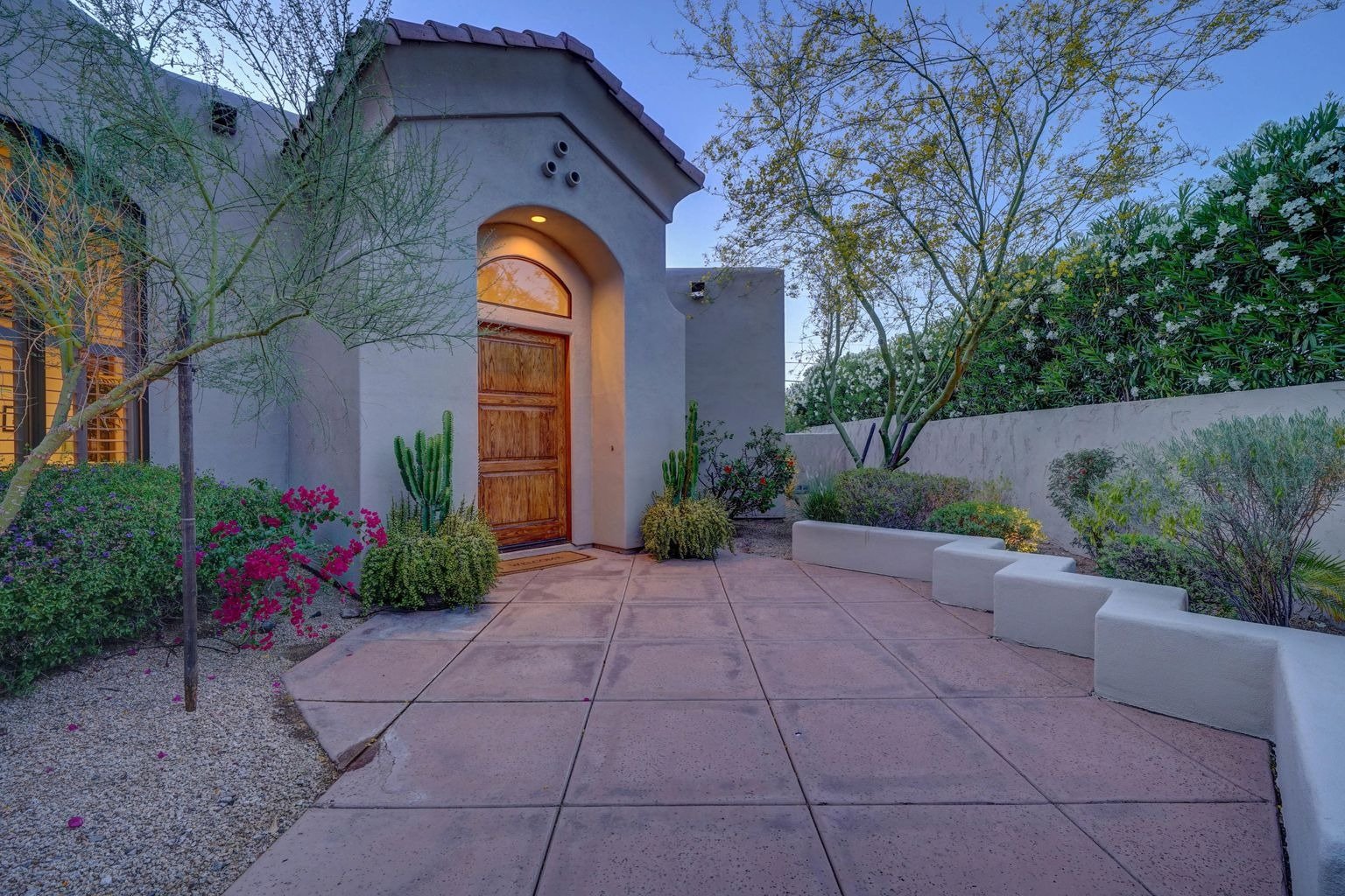 5226 N 63rd Pl