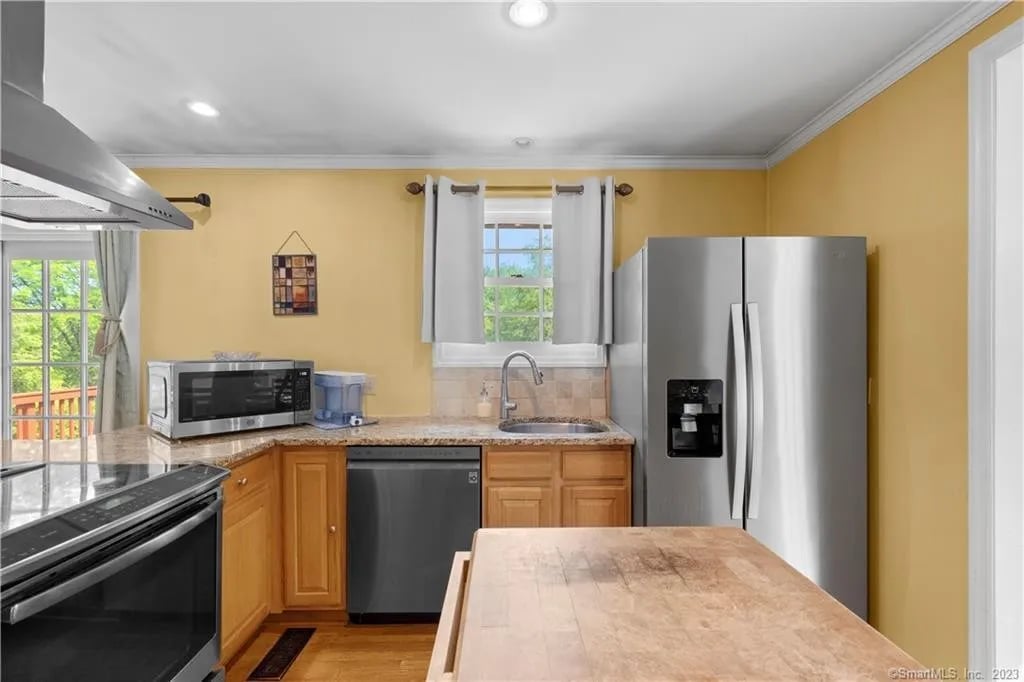 54 Chestnut Hill Road