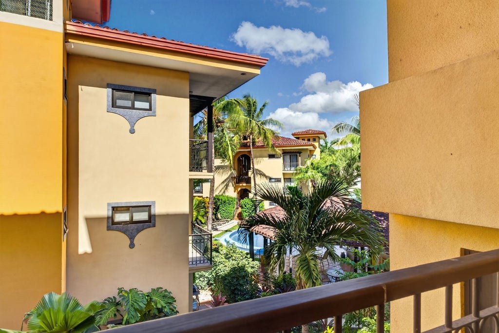 The Oaks #21 | Top-Floor, Turnkey Condo Minutes from Tamarindo