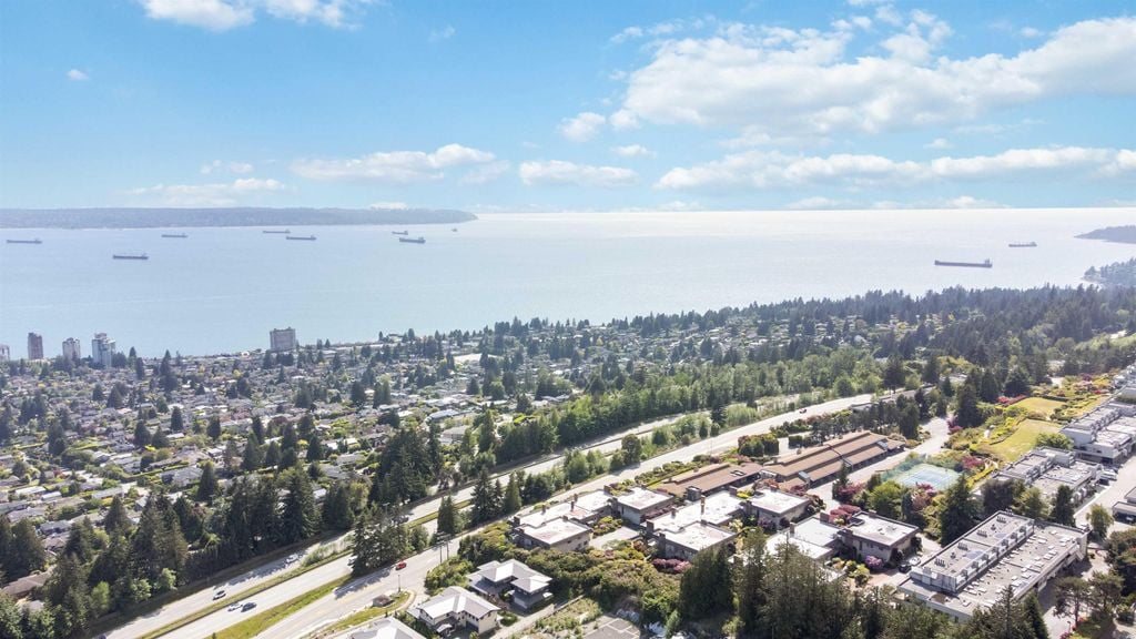 2206 Folkestone Way, #9