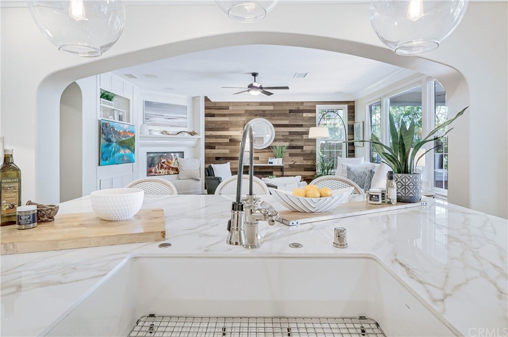 6 Galora Ln