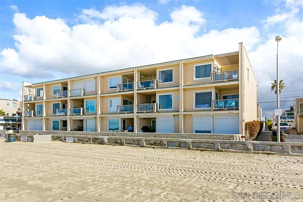 3755 Ocean Front Walk #13