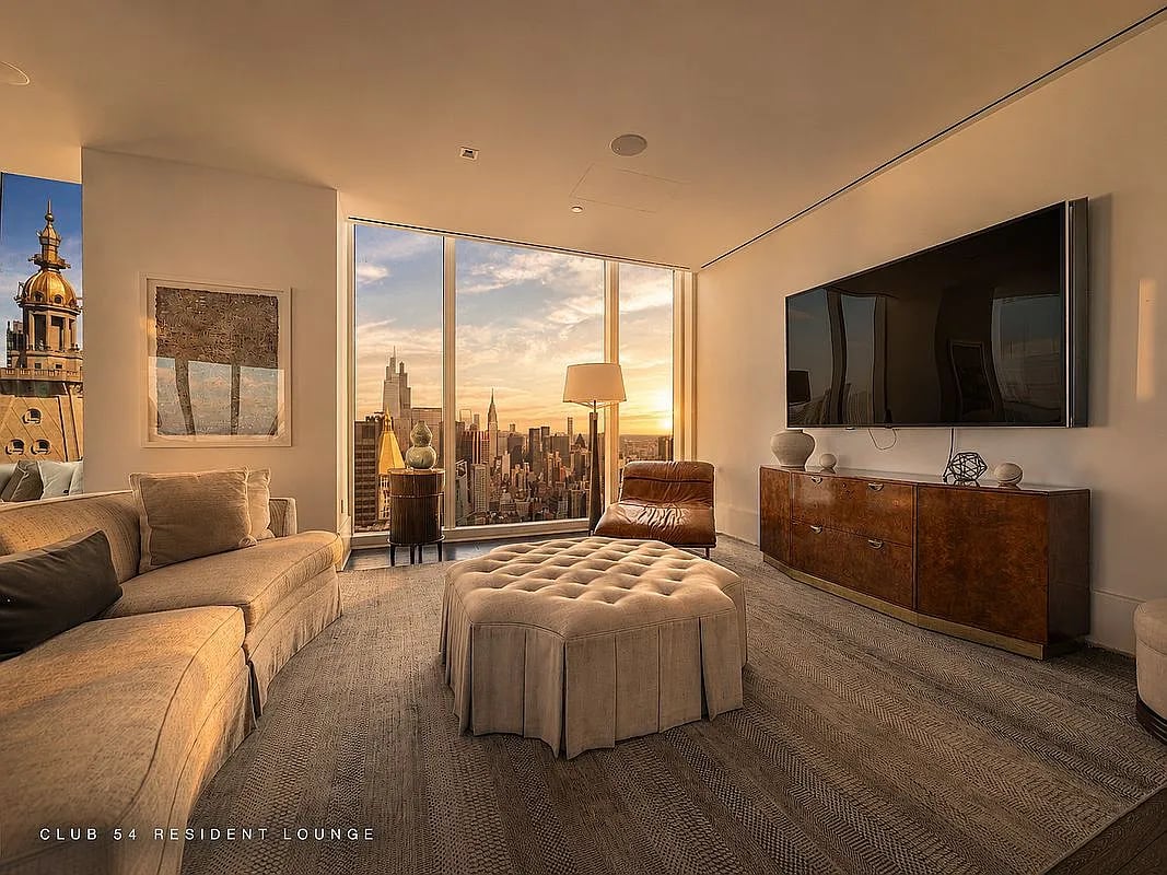 45 E 22nd St #26A