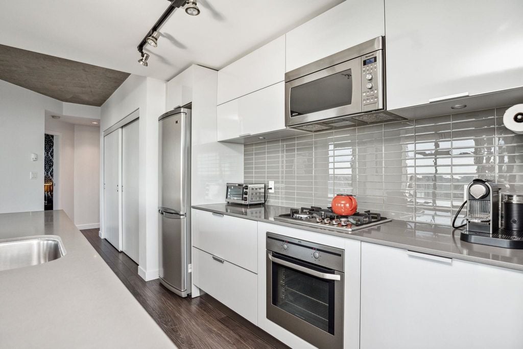 128 W Cordova St, #3506