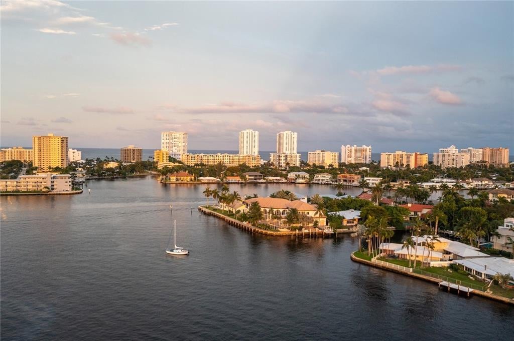 2593 SE 8th St, Pompano Beach, FL 33062