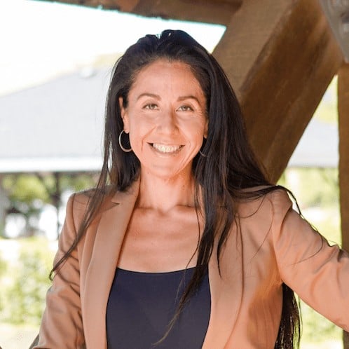 Ana Godinez-Gutierrez Naperville, IL Real Estate Agent Headshot