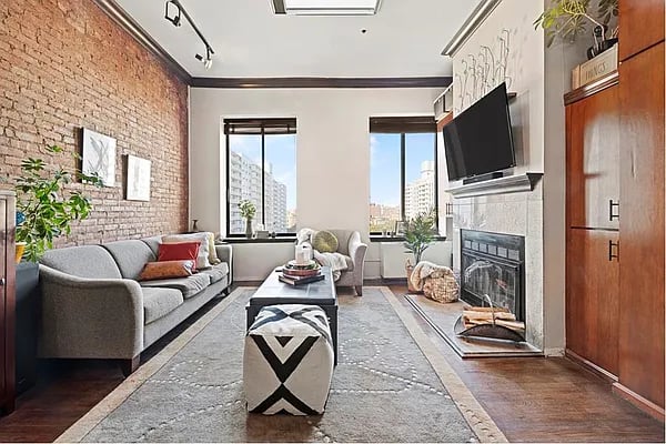 77 Bleecker Street Unit: 904
