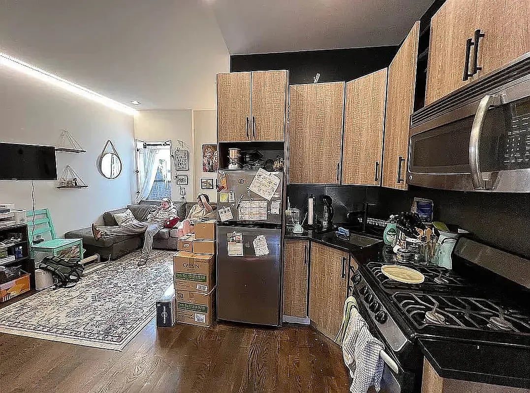 412 Suydam St 3B
