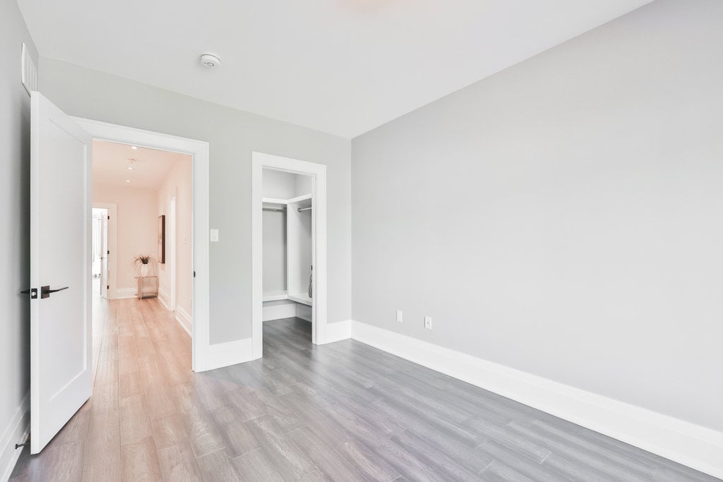15A Tecumseth Ave
