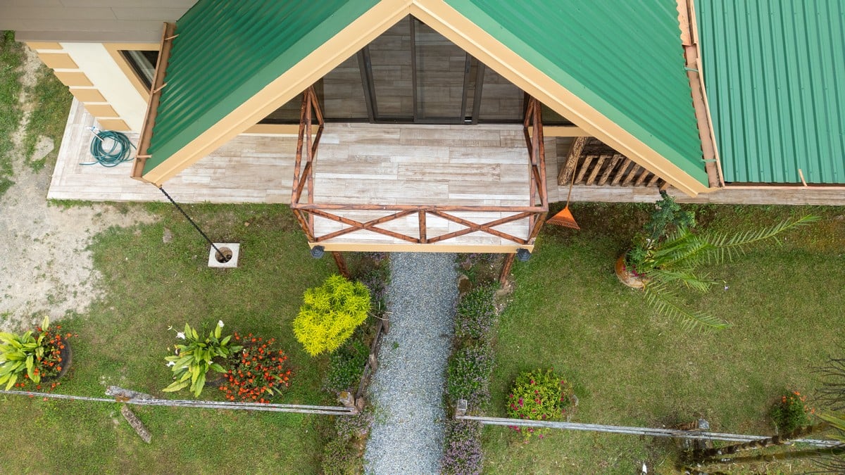 1.8 ACRES – 4 Bedroom Panoramic Ocean & Mountain View Paradise Home Tucked Away in Complete Privacy With Tropical Gardens & Fruit Trees!!!