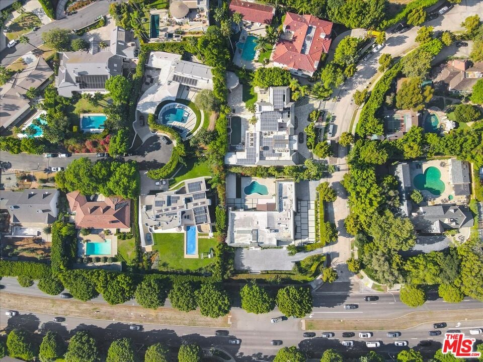 Northstar Manor, N Alta Dr, 90210